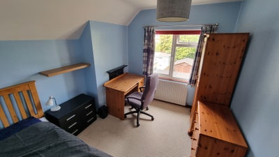 Large single room  - quiet home Main Photo