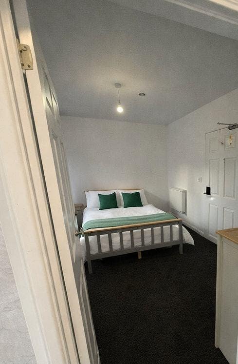 Double room with a private ensuite (5PRKR3) Main Photo