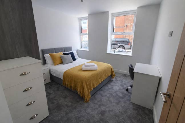 Two bedroom flat close to the city centre  Main Photo