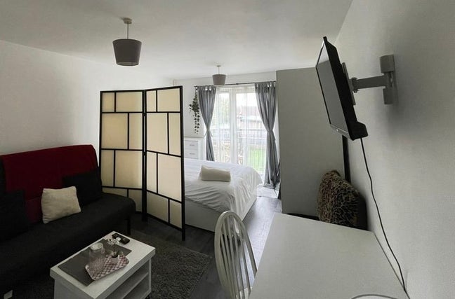 A lovely 3-Bed Female Apartment – Hendon Central Main Photo