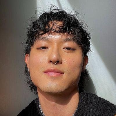 Easy-going professional looking for a flat share Main Photo