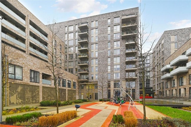 Modern 2 bed 2 bath Flat near Canary Wharf  Main Photo