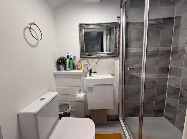 Double bedroom Main Photo