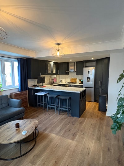 Lovely Double en-suite room  - SE16  Main Photo