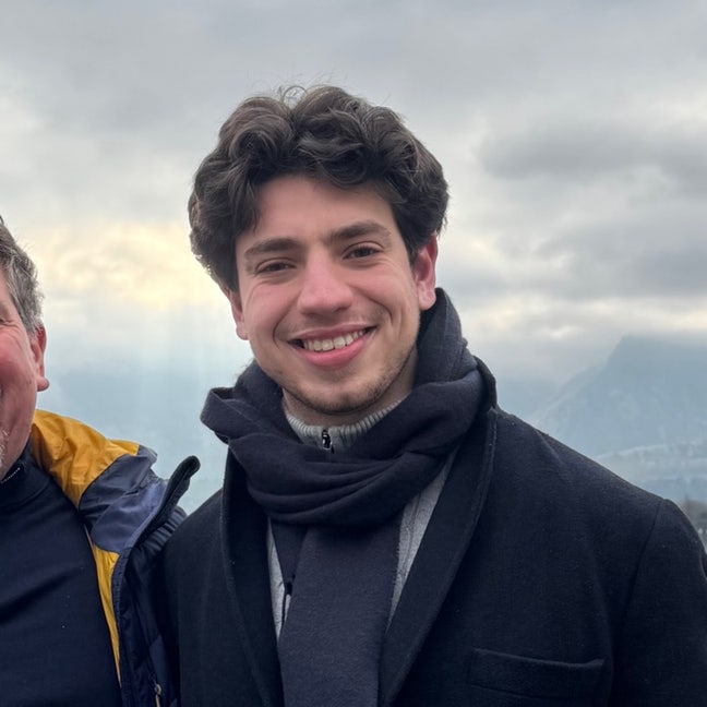 Looking for a spare room Main Photo