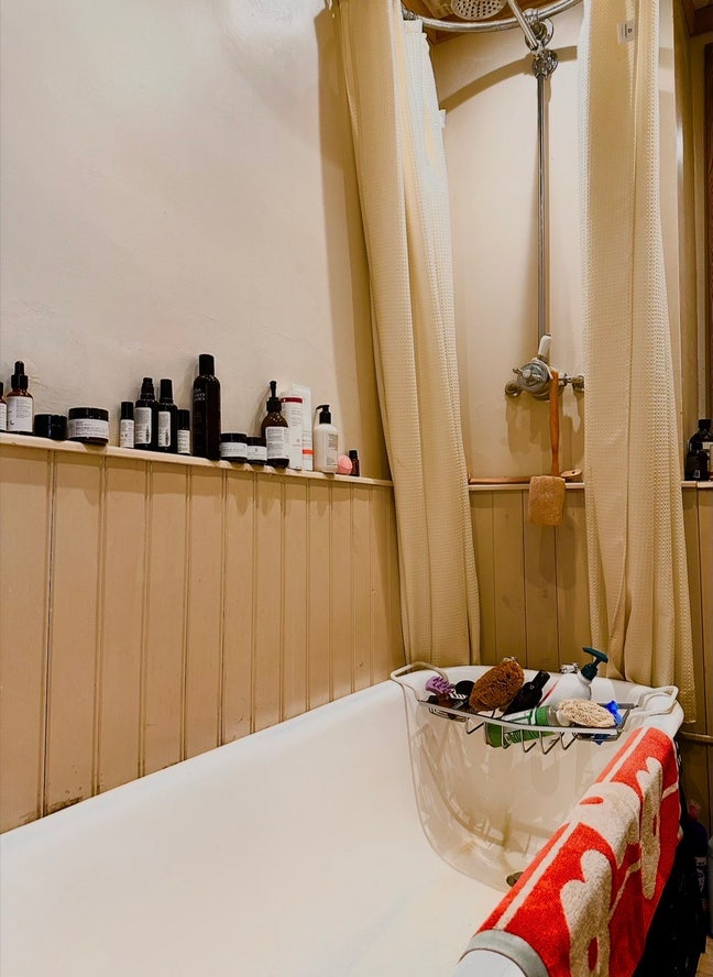 Large self contained double room  Main Photo