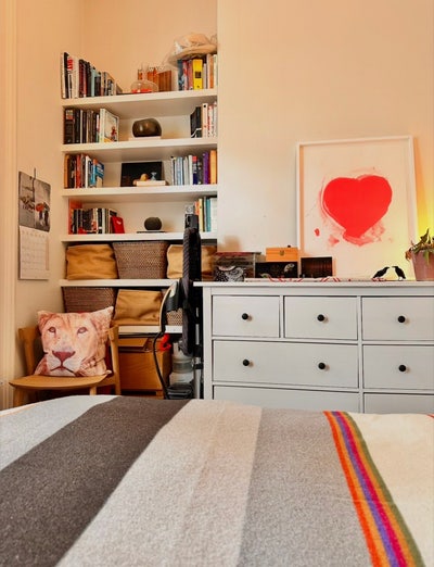 Large Studio Room & Shared Bathroom  Main Photo