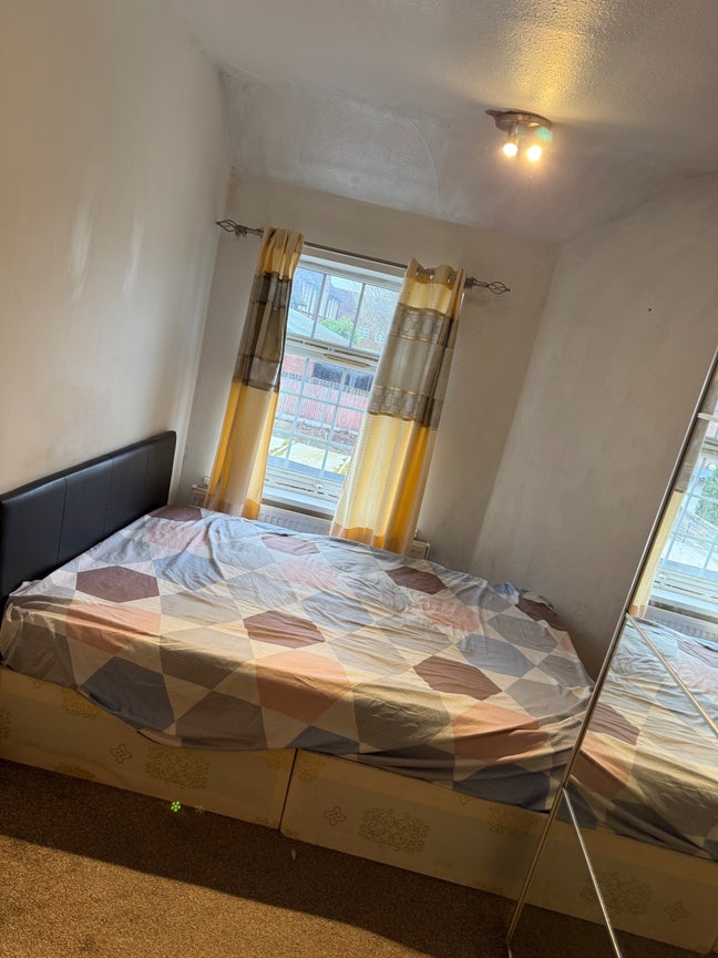 Single Room In Hayes Town Main Photo