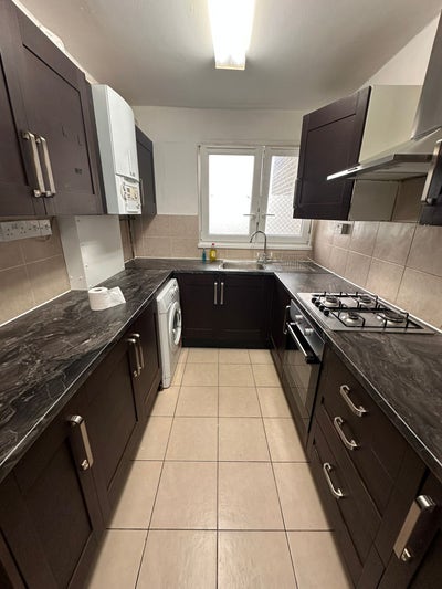 2 Cosy Double Room+Living Room+ Patio Big Rm Only Main Photo