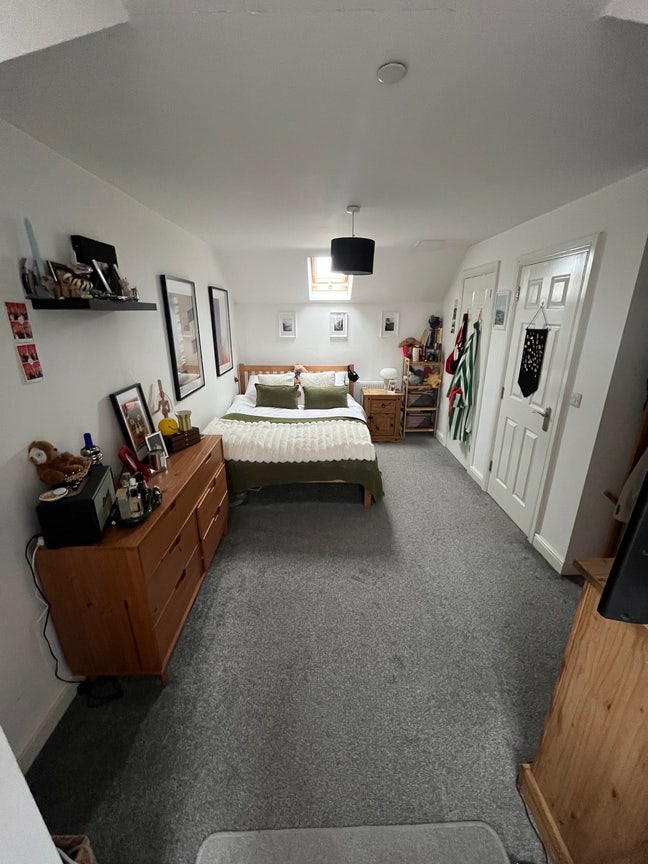 Large double room with ensuite  Main Photo