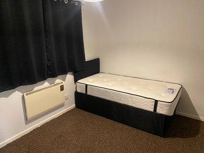 1 bedroom Tipton ( All bills included) Main Photo