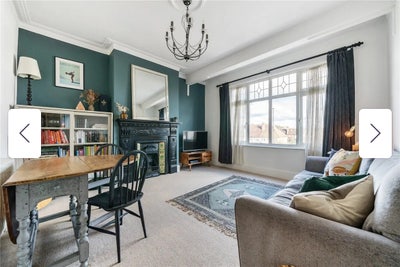 Lovely room in a beautiful flat Main Photo