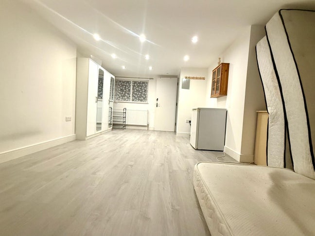 Big loft available for 2 or 3 boys  Main Photo