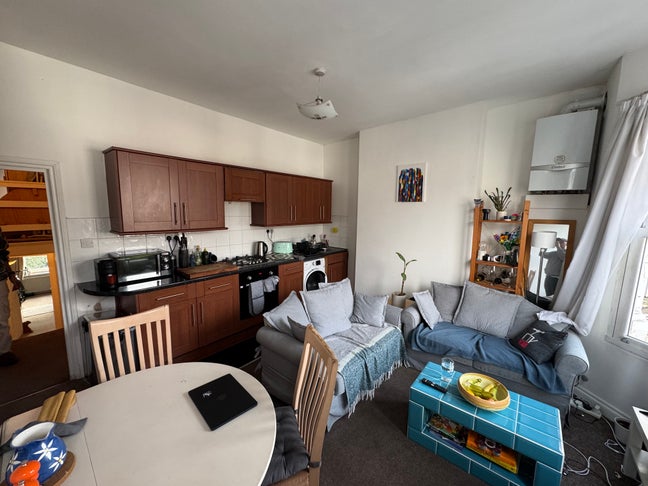 Double Room in Four Bed House -  East Putney Main Photo