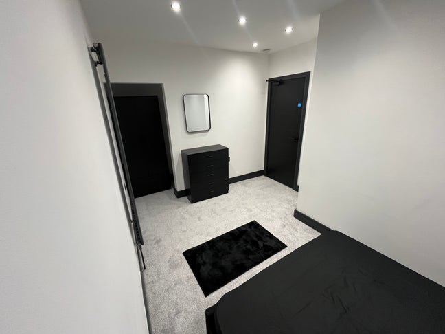 ✨ Luxury Newly Refurbished 4-Bed HMO ✨ Main Photo