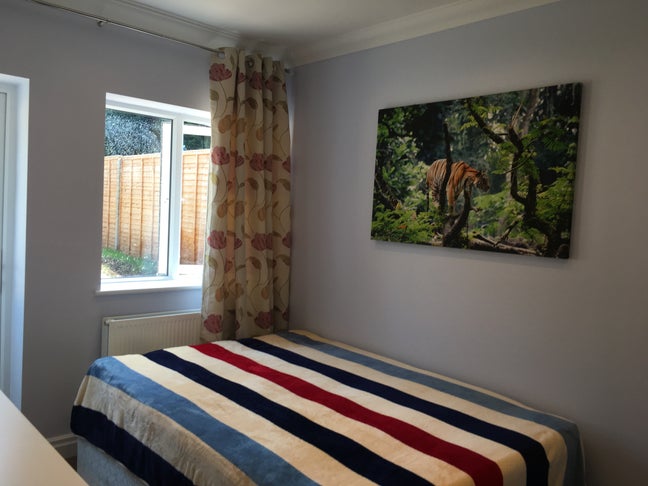 Modern En-Suite Double Bedroom, Northfield B31 Main Photo