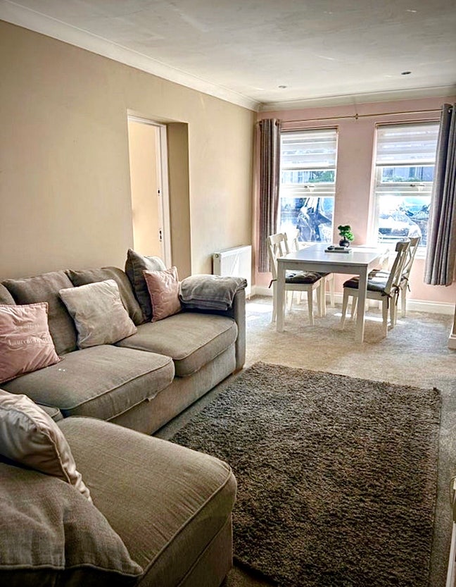 2-Bedroom, 2-Bathroom Flat  Main Photo