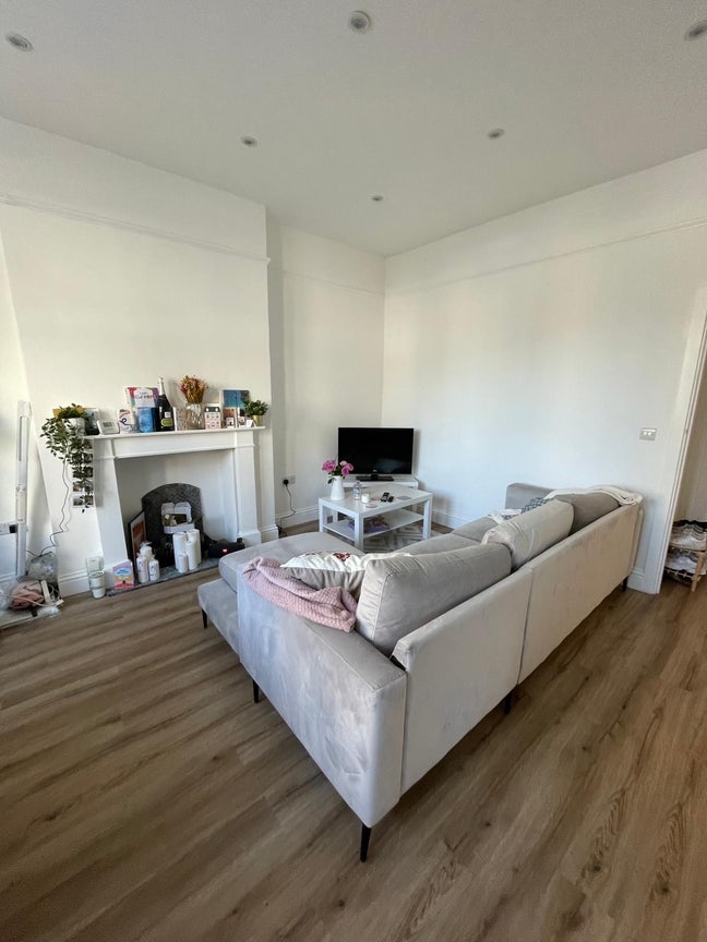 1 double bedroom Clapham junction  Main Photo