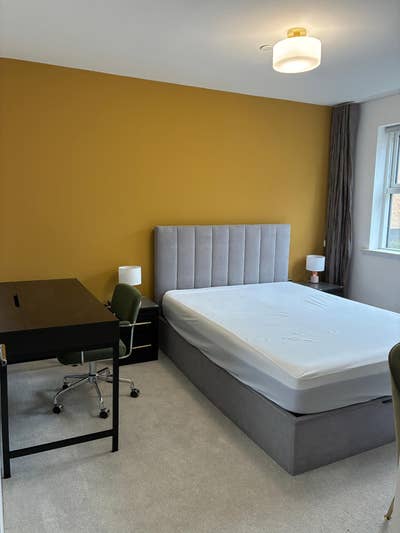 Refurbished double ensuite room parking Pontcanna Main Photo
