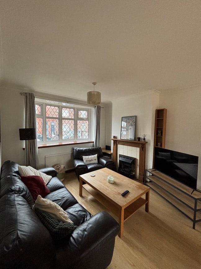 Double Room in House in Northenden Main Photo