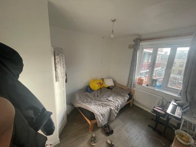 Double room Available in London bridge Main Photo