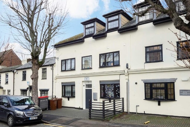 Two floor flat, Bills included. Main Photo