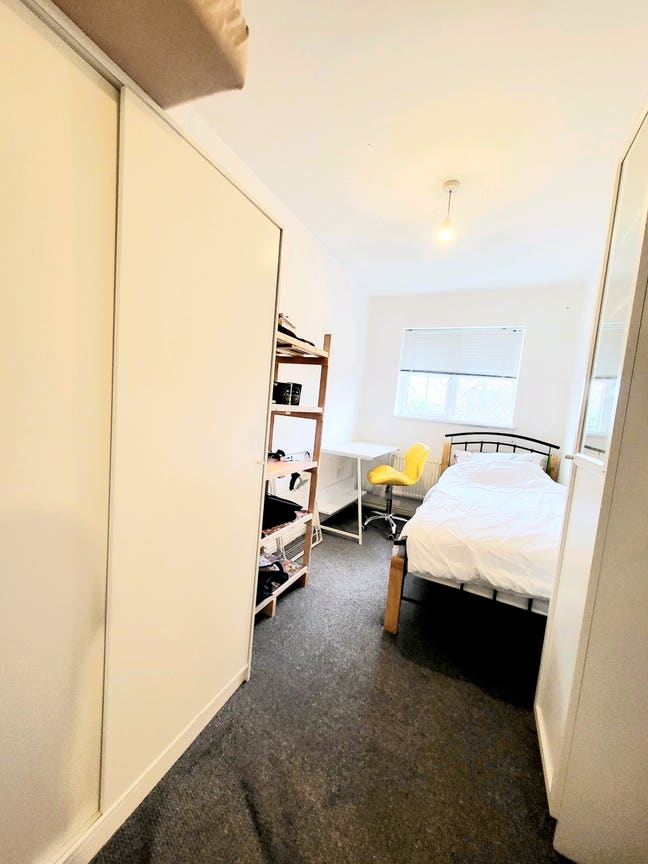 Furnished Room with Private WC in a Tidy Home 🏡  Main Photo