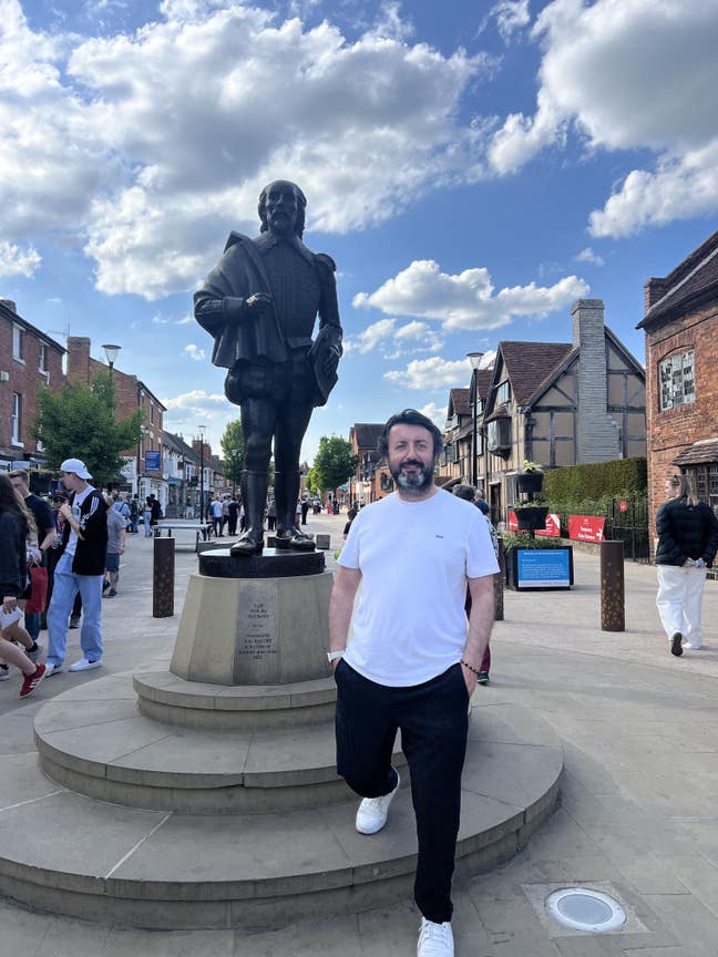 Hi there,  My name is Hakan. I’m a friend... Main Photo