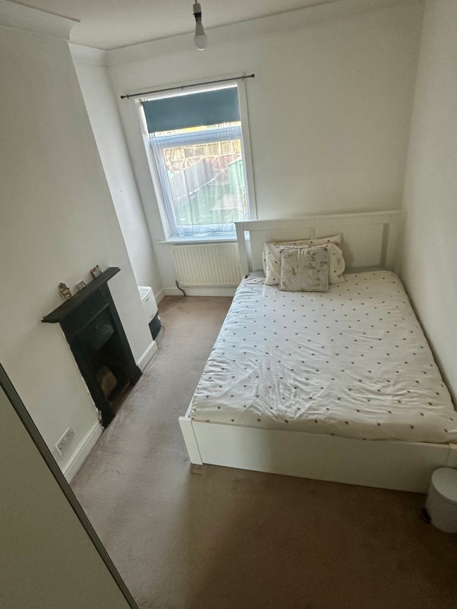 Double spacious Furnished  bedroom Main Photo