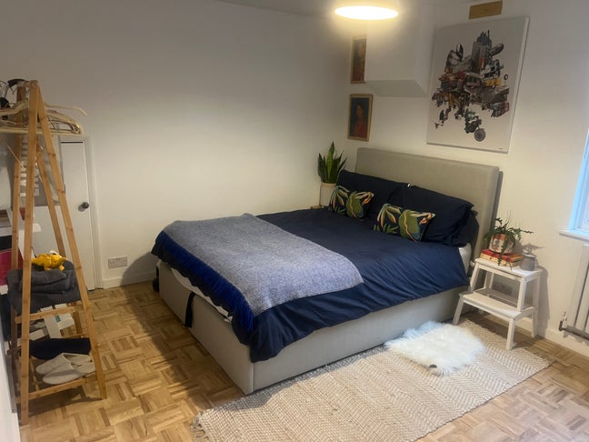 Spacious Master Bedroom – Blackheath Village  Main Photo