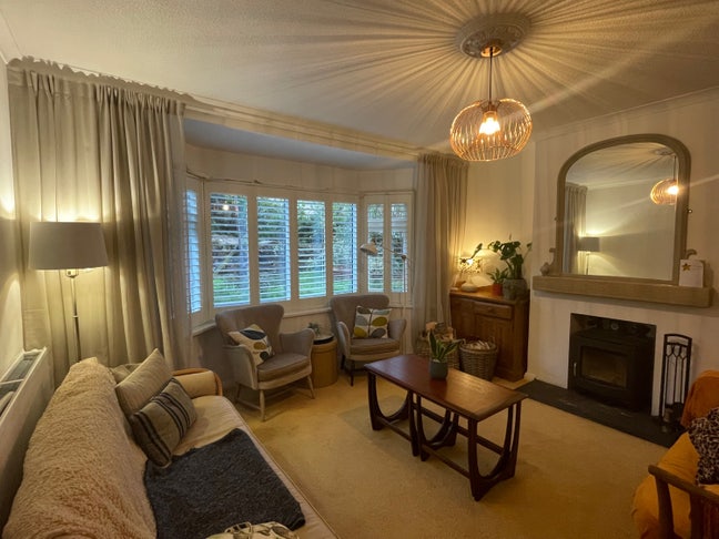 Double room in all female family home Main Photo