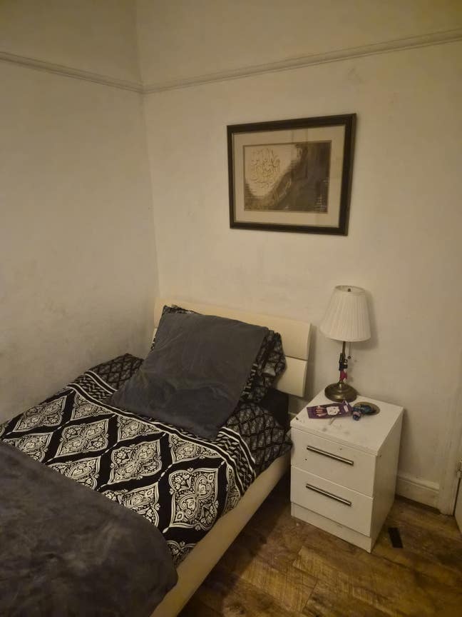Single Furnished Room Main Photo
