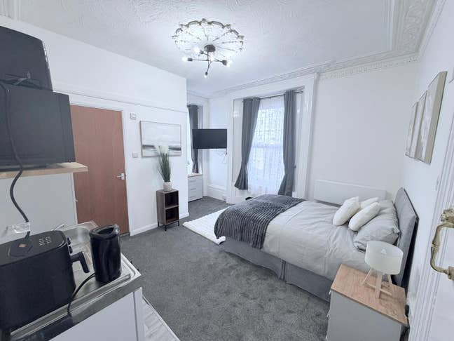 Luxury Rooms to Let – Coming Soon (Professionals P Main Photo