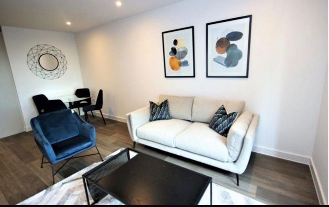 1 bedroom in a 2 bedroom apartment (en-suite) Main Photo