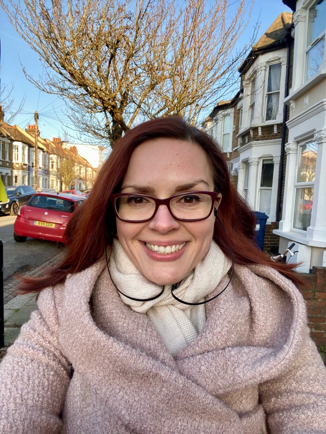 Female (35y) professional seeking double room Main Photo