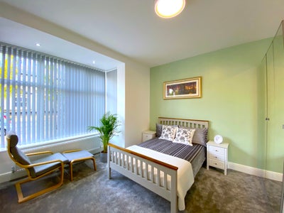 🏡 Large En-suite Room | All Bills Included Main Photo