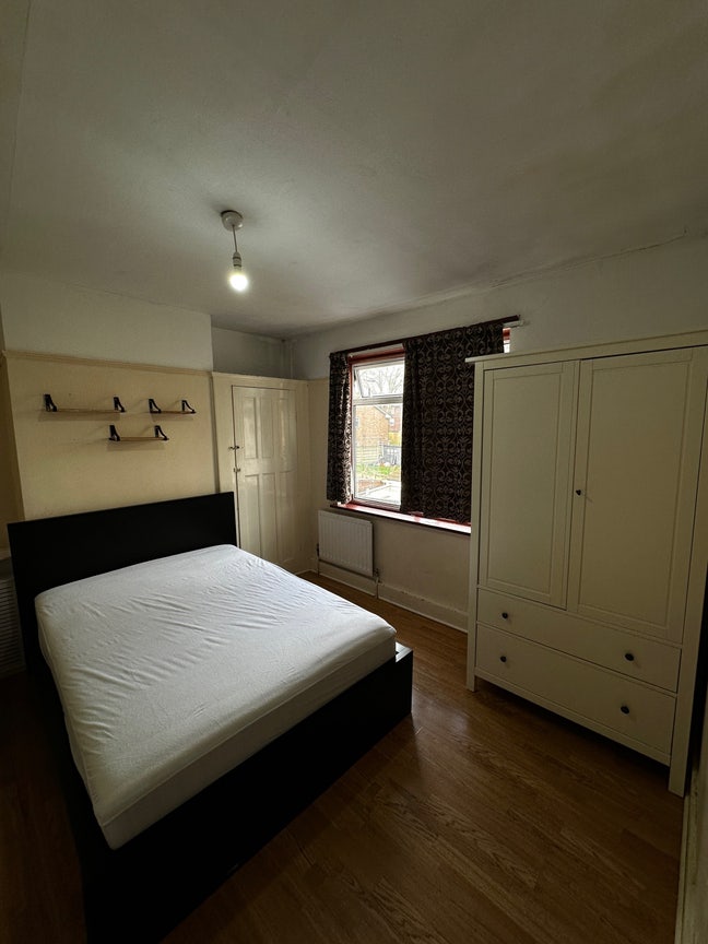 Room for Rent Between Beckton and East Ham Main Photo