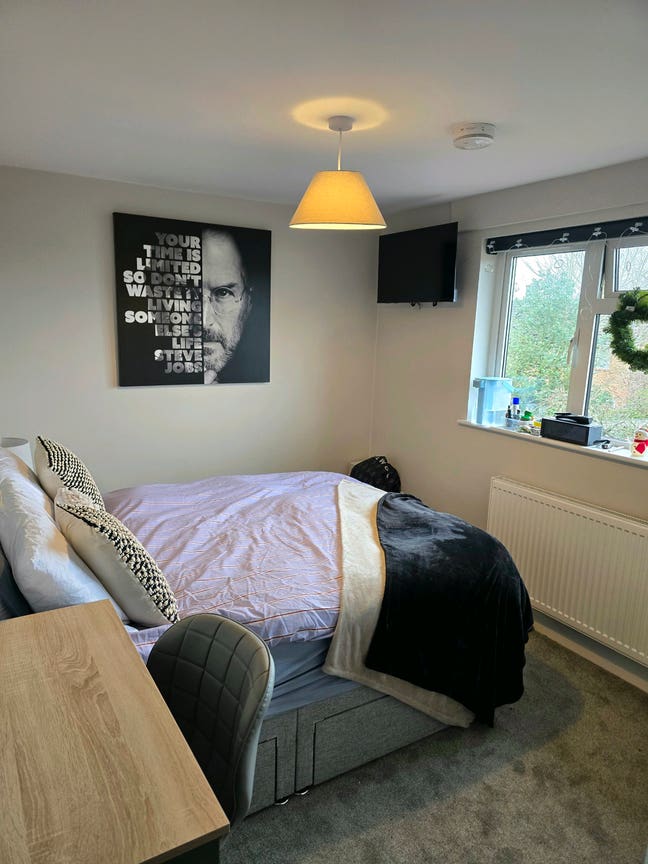 En-suite Double Room in a Professional House Share Main Photo