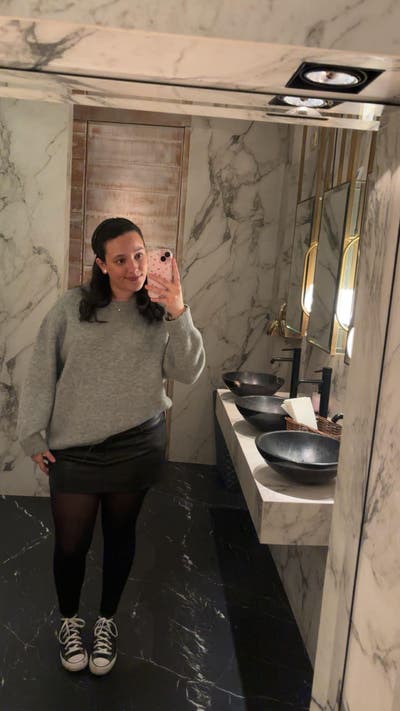 I am a professional female aged 19 (turning 2... Main Photo