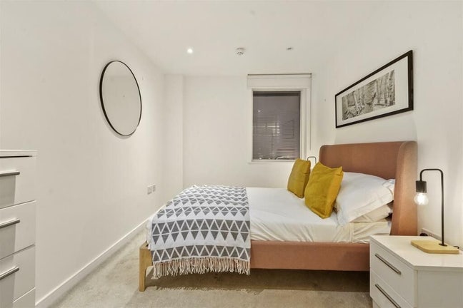 Modern Double Room Zone 2, High-Spec Flat  Main Photo