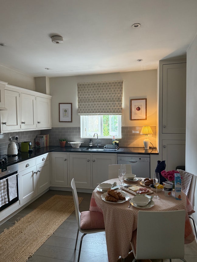 Beautiful Double Room Available in Fulham  Main Photo