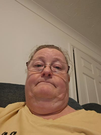 Hi im 54 years of age, im after a room to ren... Main Photo