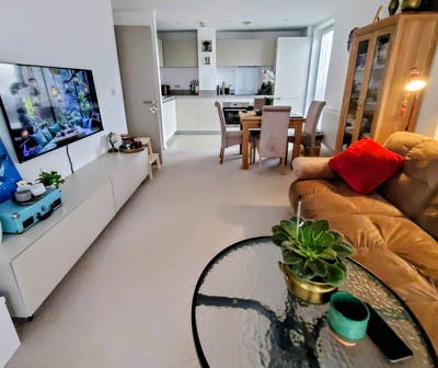 NEW Double Room E16 • Mon–Fri Pref • Bills Inc  Main Photo