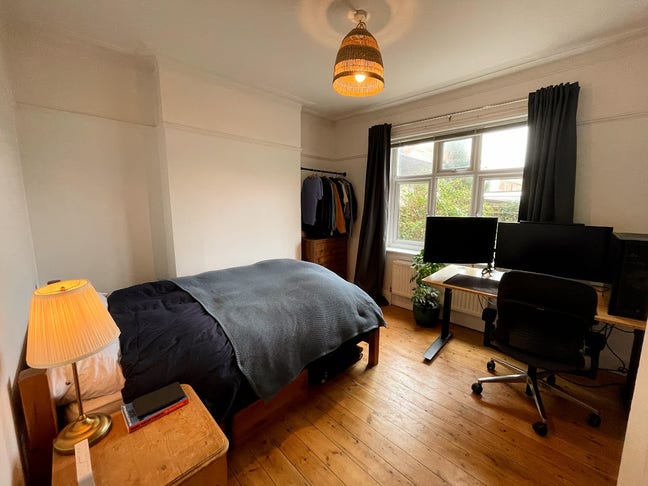 Spacious Double Room in Hove + Garden Main Photo