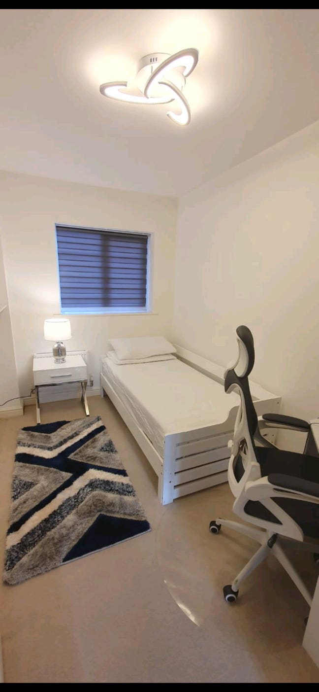 Single Room in Modern 2‑Bed Flat — Bills Included Main Photo