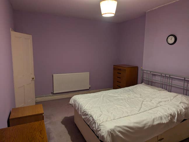 Double room in furnished house  Main Photo