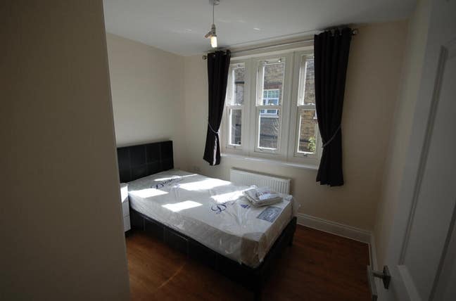 Single room with natural light ☀️ Main Photo