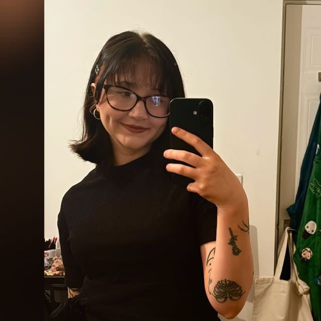 Professional female looking for a room/buddy up Main Photo