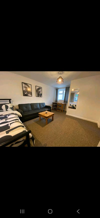 Modern property with large rooms and parking  Main Photo