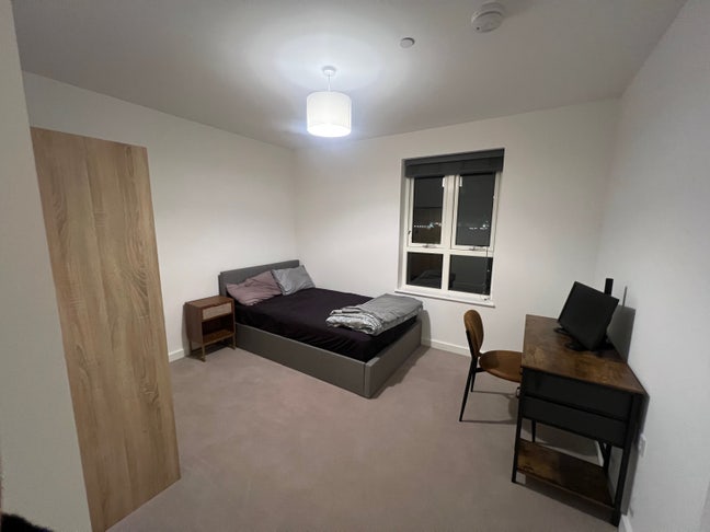 Double Room in Modern New Build - Available Now  Main Photo